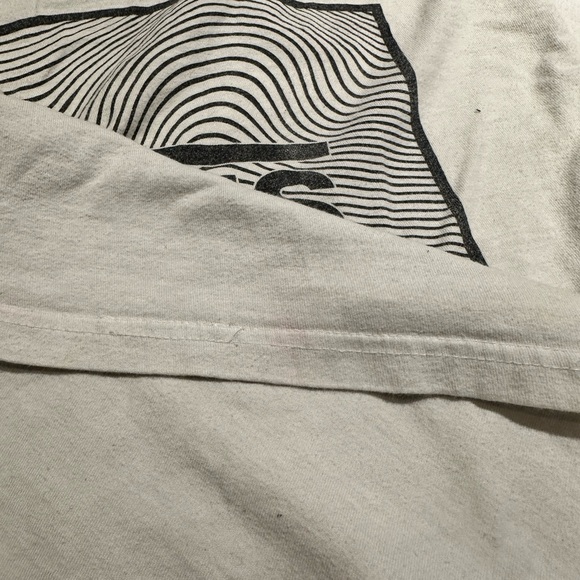 Vans Men's White Long Sleeve Tee - Picture 9 of 11